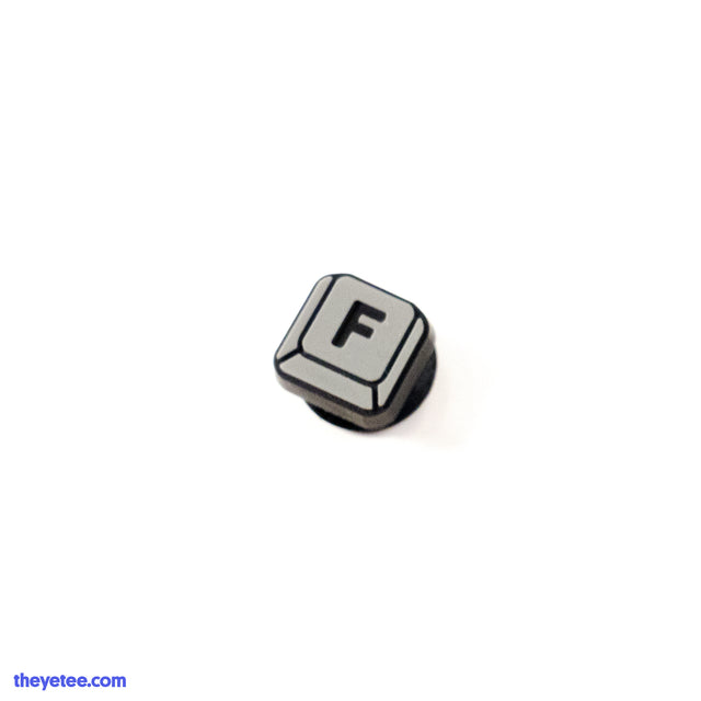 Grey keyboard keycap of the letter F. - F in the Chat E-Sport Shoe Charm